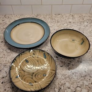 Pier 1 Dish Set